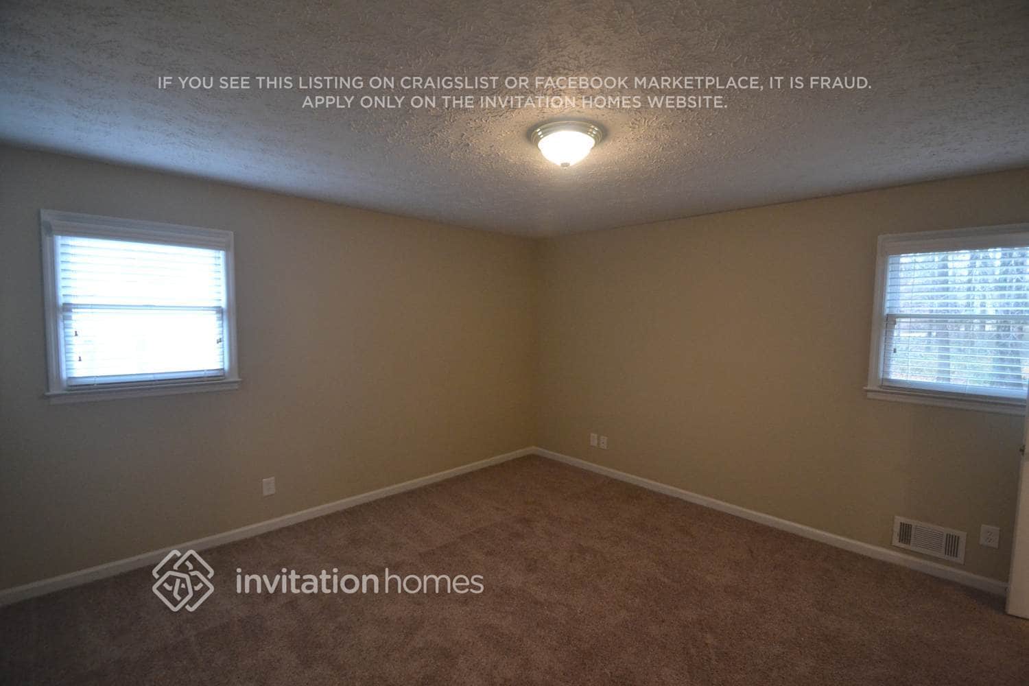 Building Photo - 2887 Country Ln NW