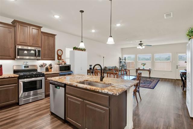 Building Photo - 7839 Ashwood Dr