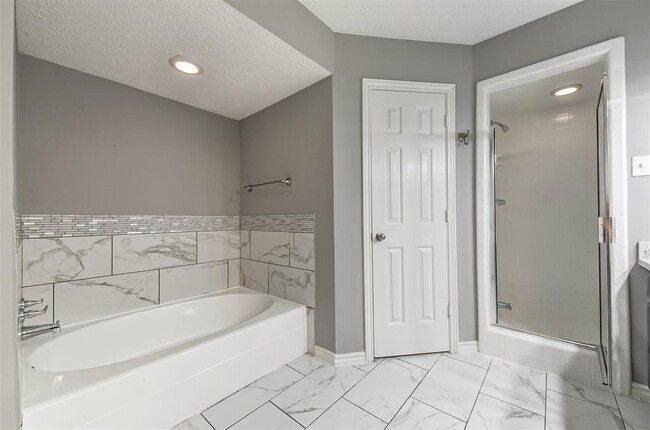 Building Photo - 4310 Brightwood Dr