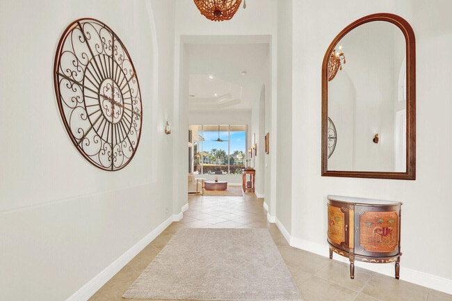 Building Photo - 528 Les Jardin Dr