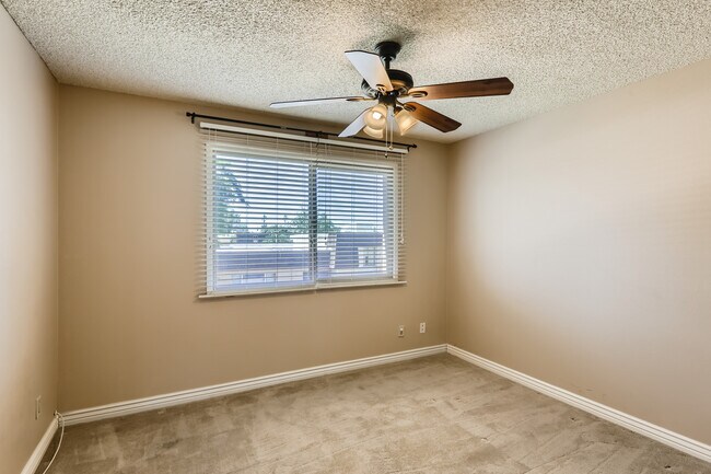 Building Photo - 8476 E Chaparral Rd