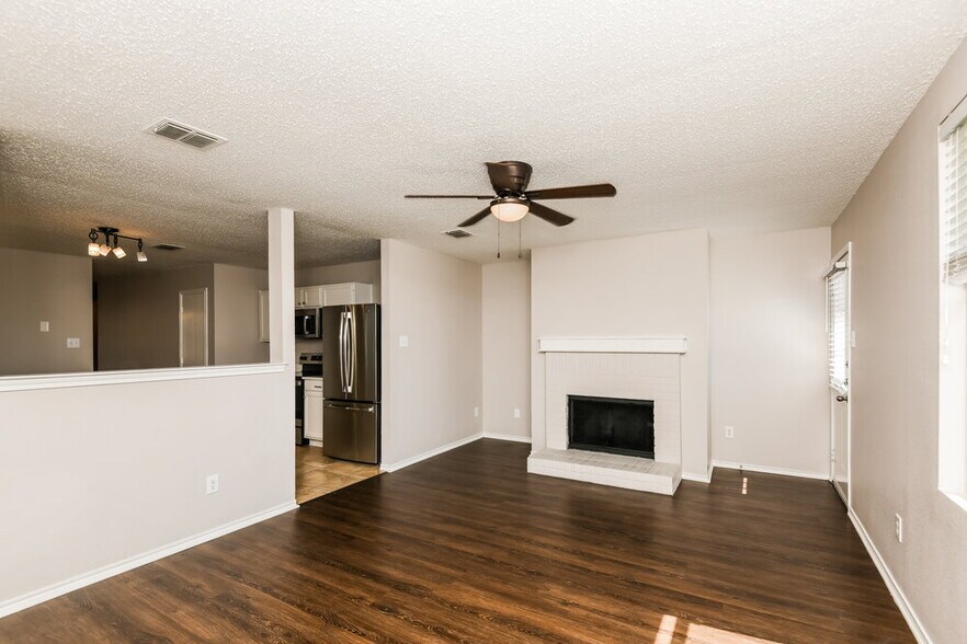 Building Photo - 3957 German Pointer Way