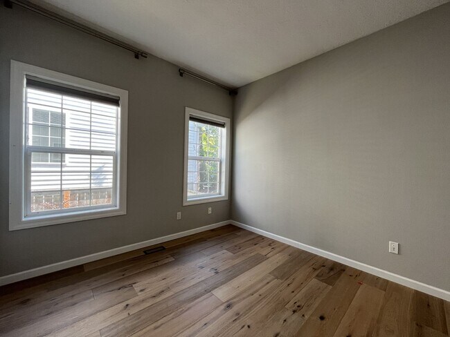 Building Photo - Beautifully Updated 3-Bedroom Cedar Mill Home with Chef's Kitchen, Huge Bonus Room and Private Ba...