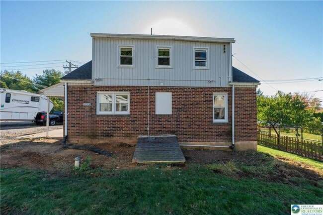 Building Photo - 137 Lee St