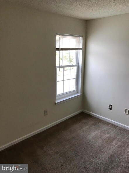 Building Photo - 14032 Vista Dr