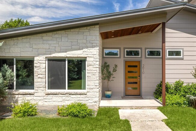 Building Photo - 3610 Crosswind Dr