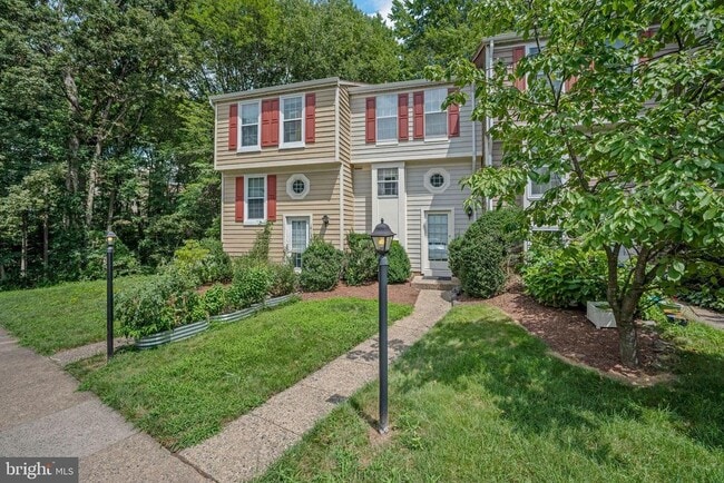 Building Photo - 1613 Fieldthorn Dr