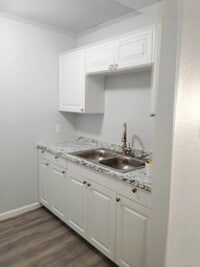 Building Photo - 8127 Stonehurst St