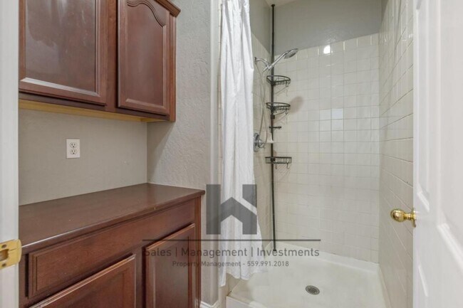 Building Photo - 3169 Brickfield Ave