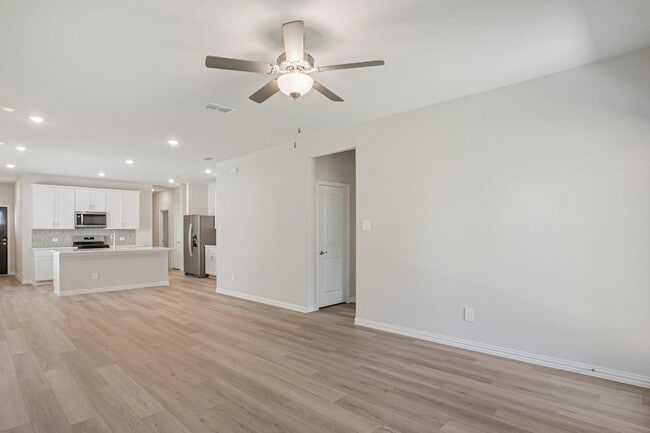Building Photo - 6001 Belchamp Dr