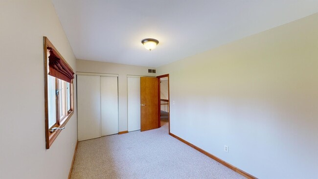 Building Photo - 3922 Ridgedale Dr