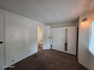 Building Photo - 2800 S White Mountain Rd