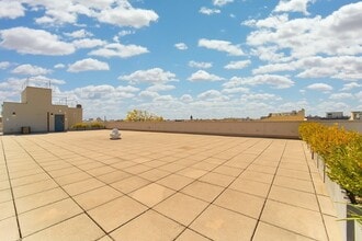 Building Photo - Luxury One Bedroom in Bushwick