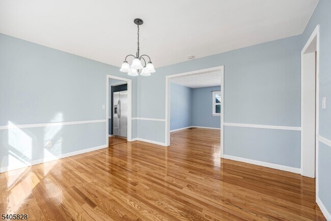 Building Photo - 686 Gates Terrace