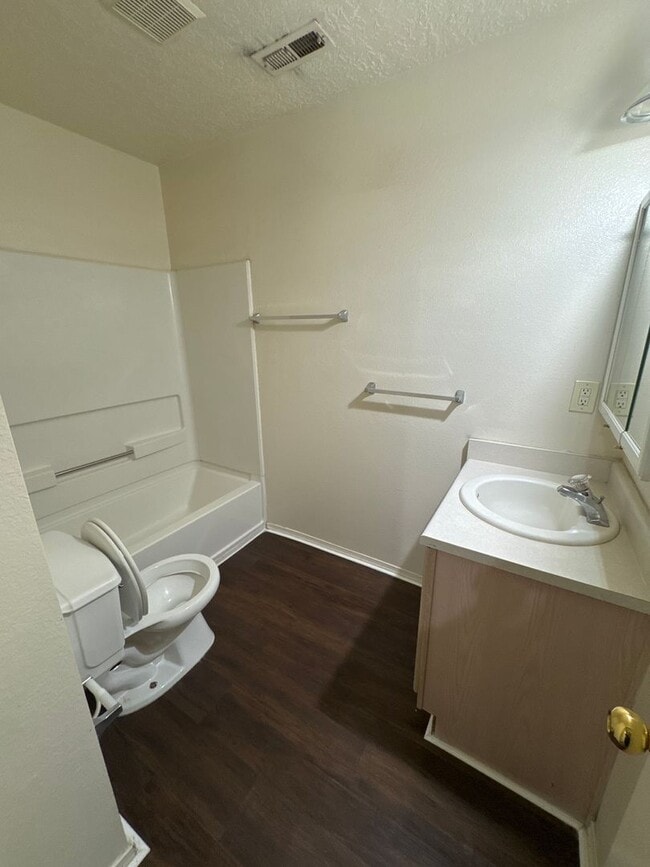 Building Photo - Two story townhouse with Space to enjoy life