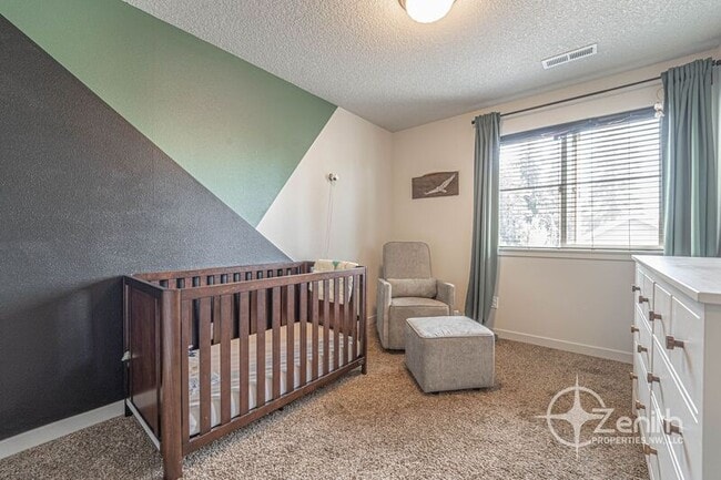 Building Photo - 5921 NE 48th St