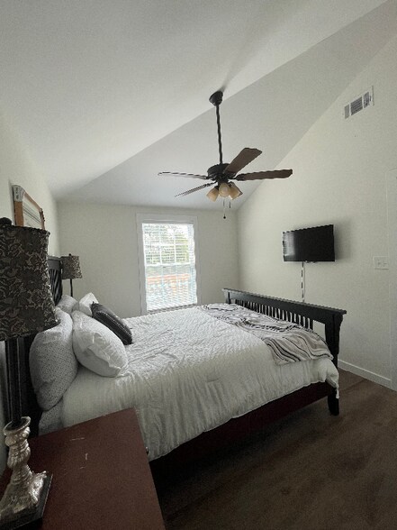 Building Photo - 12 Morningside Dr SW