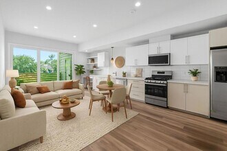 Building Photo - 4004 Banister Ln