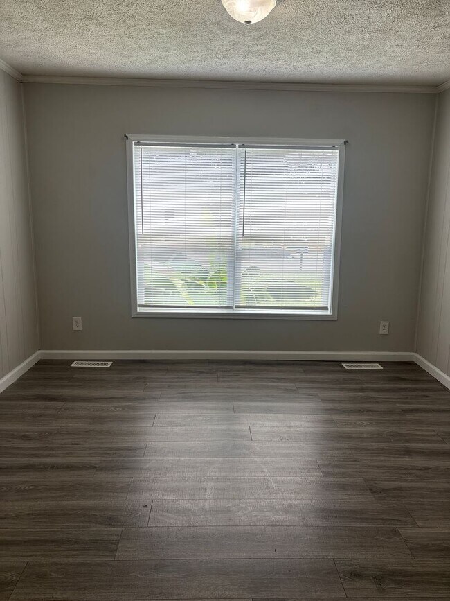 Building Photo - 23 Camelot Cove
