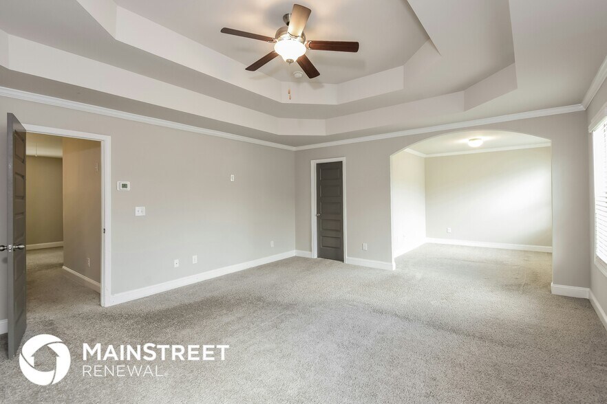 Building Photo - 732 Overlook Gln Dr