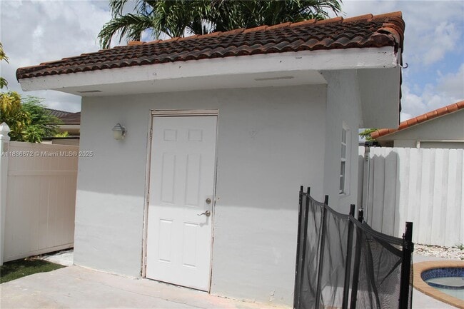 Building Photo - 5402 SW 144th Ct