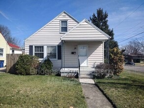 Building Photo - 2152 Meriline Ave