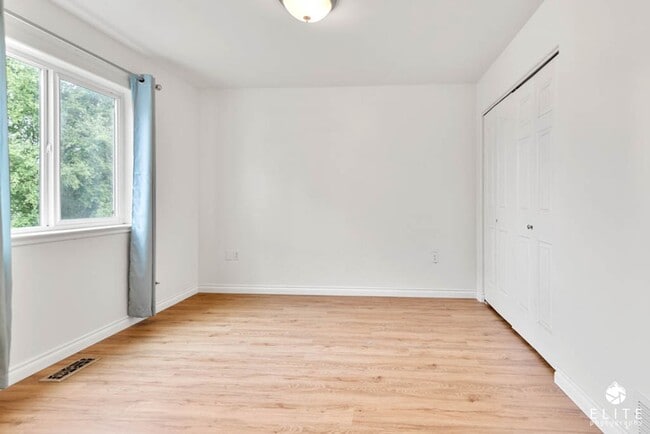 Building Photo - 4 Bedroom | 2.5 Bathroom | Garage - Conven...