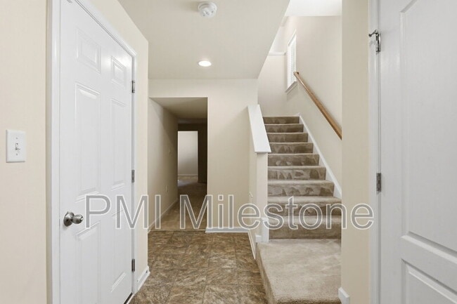 Building Photo - 100 Bertelli Ct