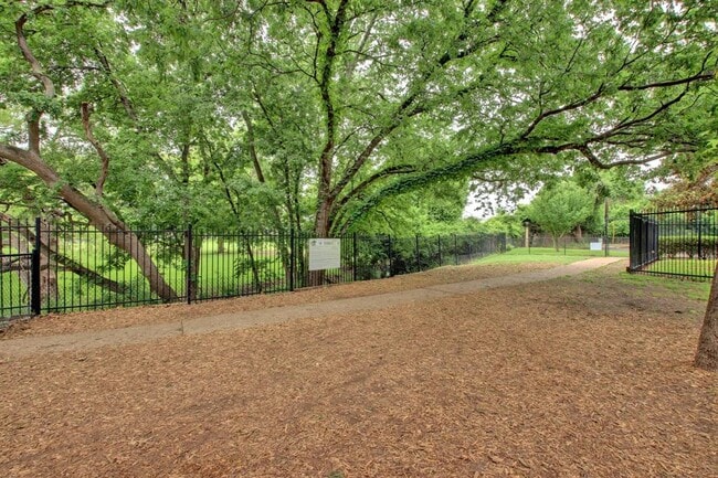 Building Photo - 9534 Quail Village Ln