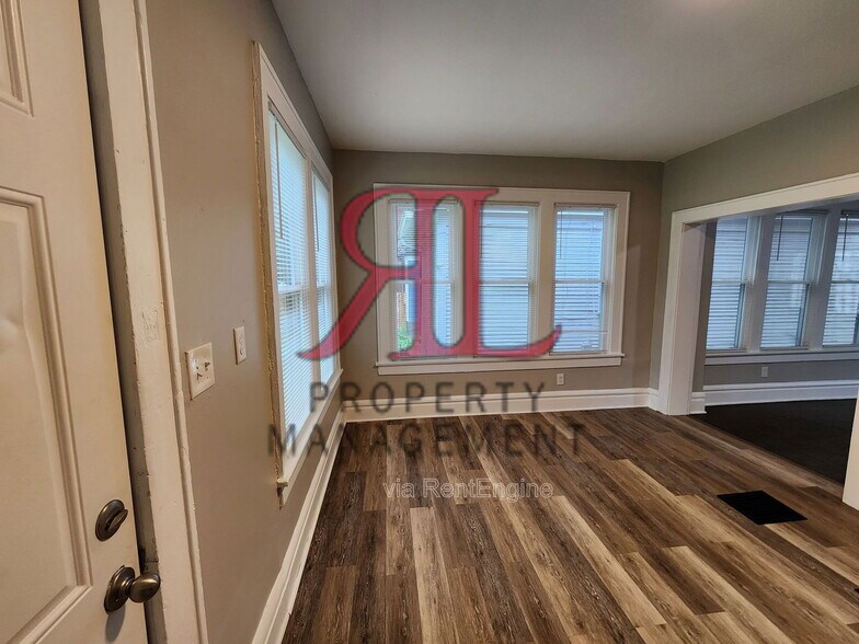 Building Photo - 644 S Champion Ave