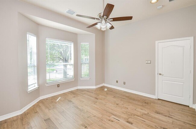 Building Photo - 1407 Kennoway Park Dr