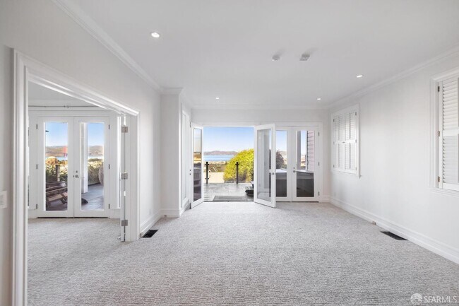 Building Photo - 2336 Broadway