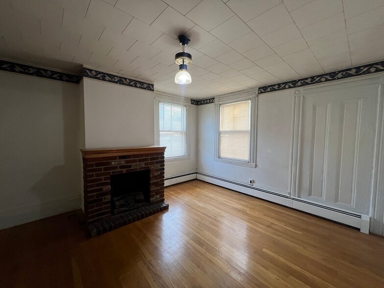Building Photo - 74 Otis St