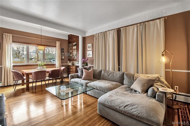 Building Photo - 370 Bryant St