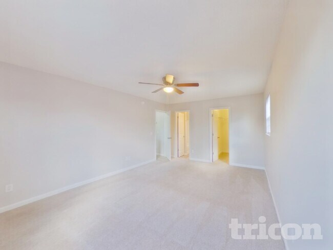 Building Photo - 131 Quiet Grove Dr