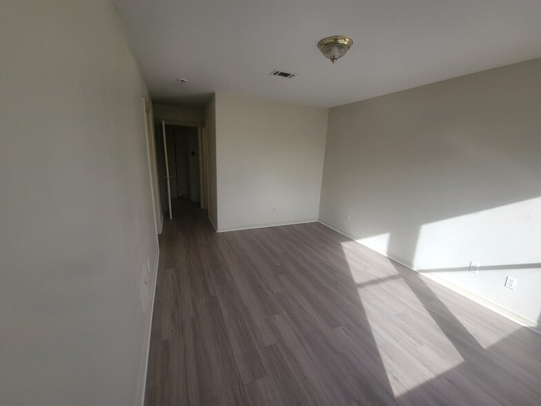 Building Photo - 3813 Lydia St