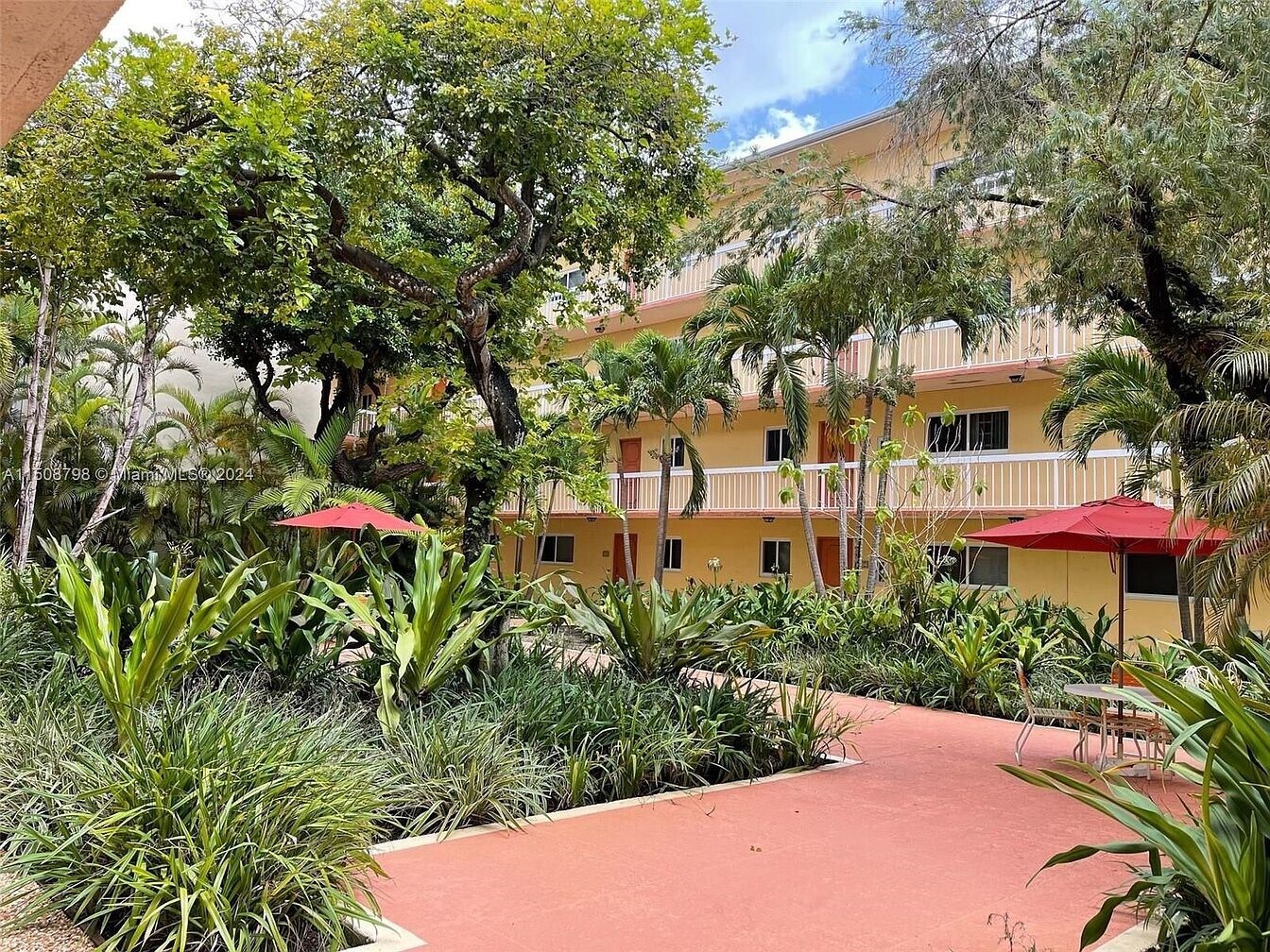 Building Photo - 7705 Camino Real