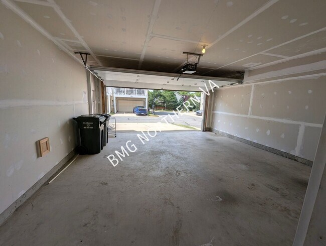 Building Photo - 9220 Prescott Ave