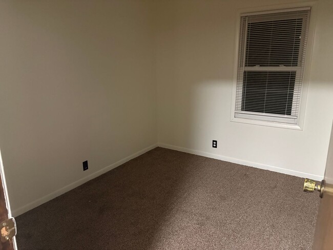 Building Photo - 625 S Austin St