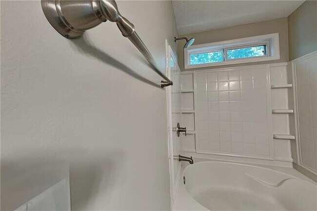 Building Photo - 28 Greystone Ridge