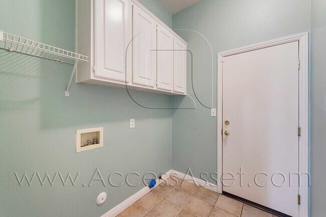 Building Photo - Elegant 4 Bed/2 Bath Home In Desirable North Shore Community!