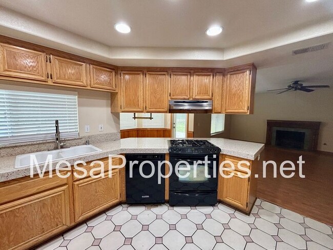 Building Photo - 5009 Trojan Ct