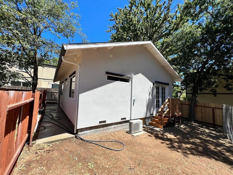 Building Photo - 4434 San Juan Ave