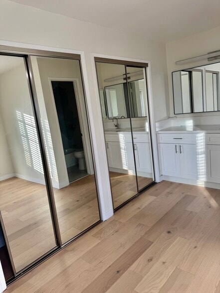 Building Photo - 4633 Marine Ave