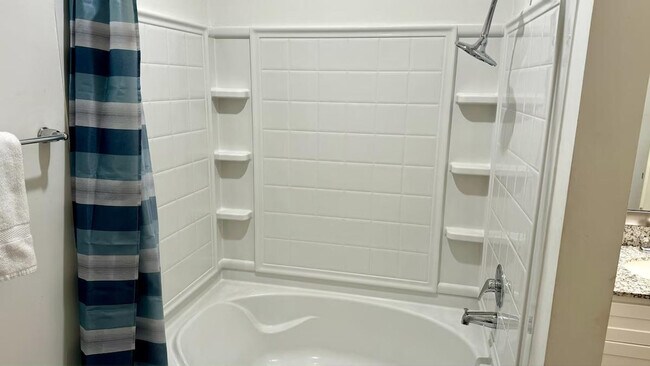 Building Photo - 8165 Windsor Hill Blvd