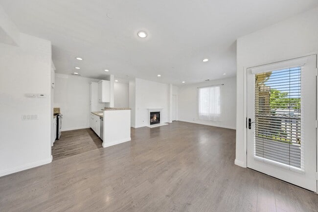 Building Photo - 6287 Ancora Ln