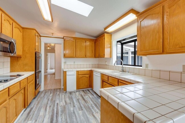 Building Photo - 431 Paul Dr