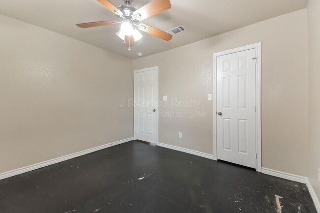 Building Photo - 780 Rocky Ridge Flatts