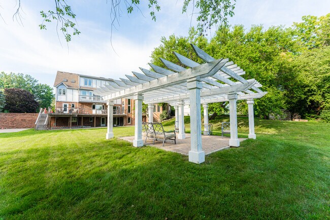Building Photo - 22199 W Thornridge Dr