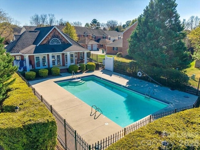 Building Photo - 7333 Adare Mews Rd